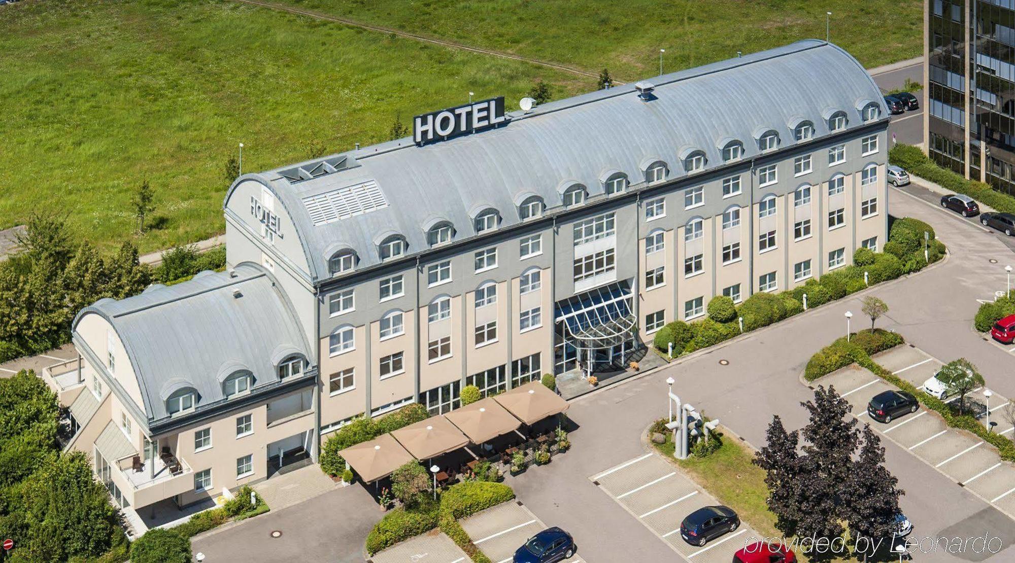 Sachsenpark-Hotel Лайпциг Екстериор снимка