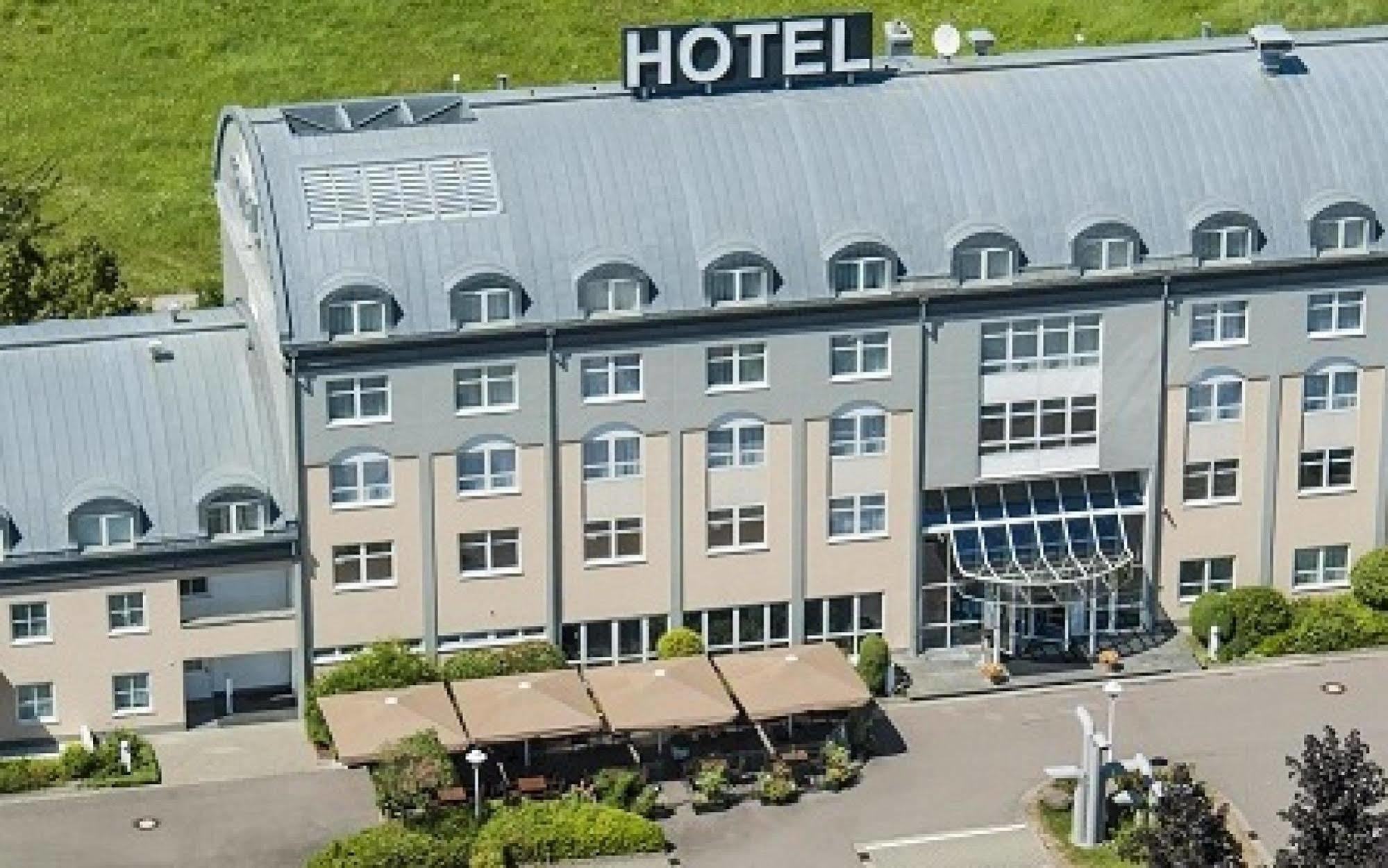 Sachsenpark-Hotel Лайпциг Екстериор снимка